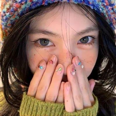 凄红惨绿